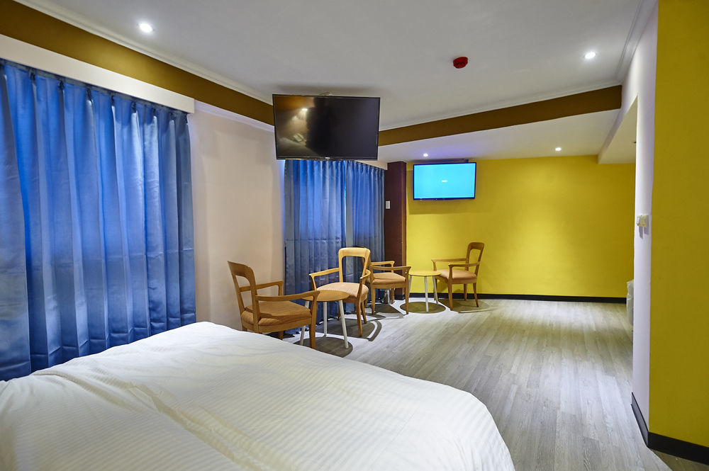 Lily Hotel Kaohsiung Exterior foto