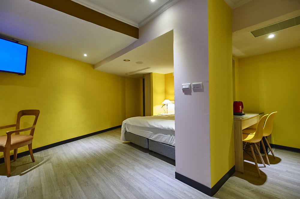 Lily Hotel Kaohsiung Exterior foto